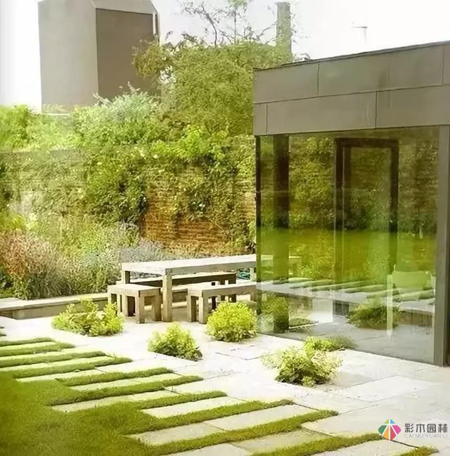 庭院設(shè)計理念用在露臺陽臺同樣可以